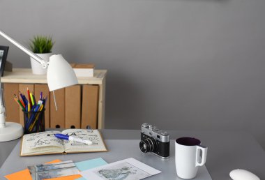 Tasarımcılar tablo ile kamera ve araçları, Kupası