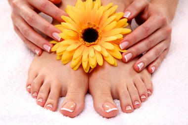 Mükemmel spa ile güzel ayak tırnak pedikür Fransız