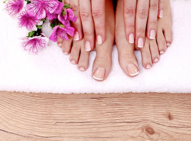 Mükemmel spa ile güzel ayak tırnak pedikür Fransız