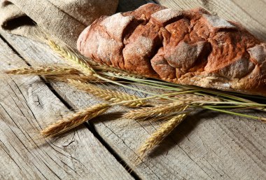 eski masada ekmek ve kulakları vardır