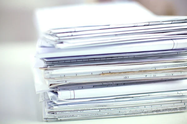 Dosya yığını, beyaz arka plan ile dosya klasörü — Stok fotoğraf