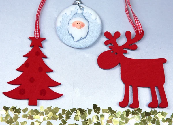 Christmas. Reindeer and Christmas tree isolate on white — Stock Photo, Image
