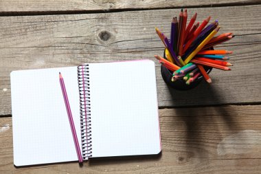 kitap ve kalem eski ahşap tablo