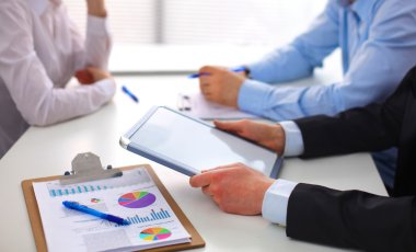 iş adamları beyaz arka plan üzerinde birlikte çalışma grubu