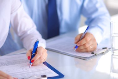 Çeşitli iş adamları bir toplantı