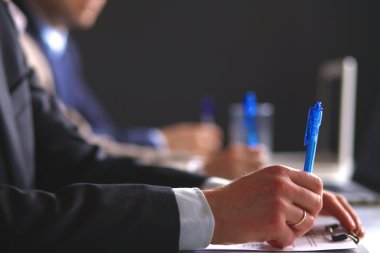 Tablo sallayarak, iş toplantısı akdi eller