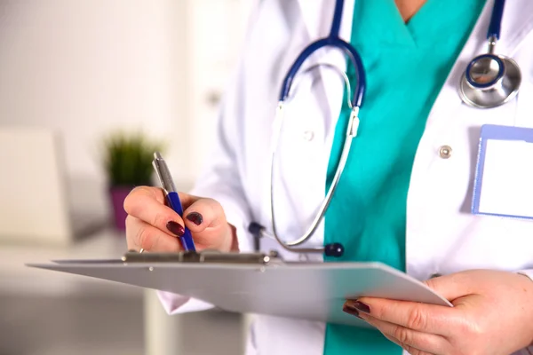 Portrait of happy medical doctor woman in office — Stock Photo, Image