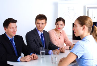 iş toplantısı - iş arkadaşları ile tartışmaya Müdürü