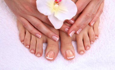 Mükemmel spa ile güzel ayak tırnak pedikür Fransız