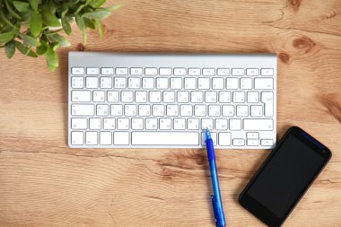 iş smartphone ile kalem klavye