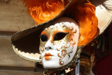 Venice, İtalya - 6 Şubat 2016: Venedik - İtalya Venedik Karnavalı, tanınmayan maskesi. San Marco Meydanı üzerinde Şubat 2016