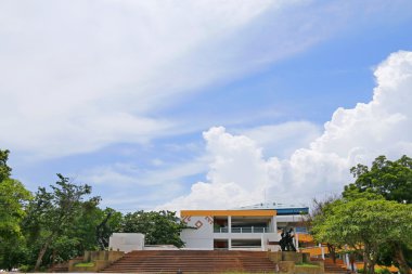 Mavi gökyüzü ve bulut