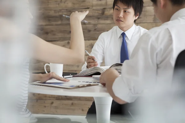 Business mensen team tijdens een vergadering — Stockfoto