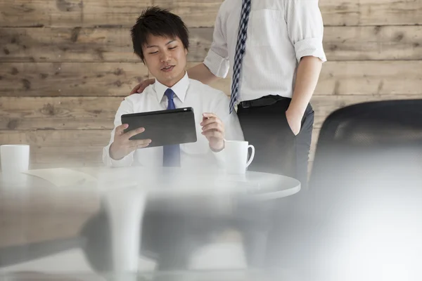 Business people discussing — Stock Photo, Image