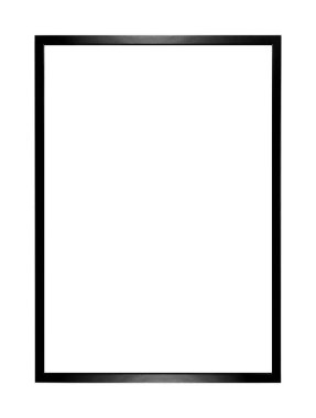 Basit, dikey, siyah ahşap çerçeve beyaz arka planda izole edilmiş. Çerçevenin altında mat bir bitiş ve görünür bir gölge var. Orta boşluk şeffaf