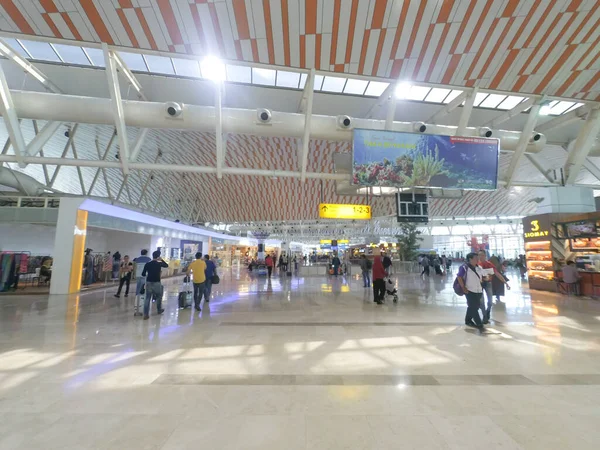 Makassar Indonésia Setembro 2017 Foto Multidão Portão Chegada Aeroporto Makassar — Fotografia de Stock