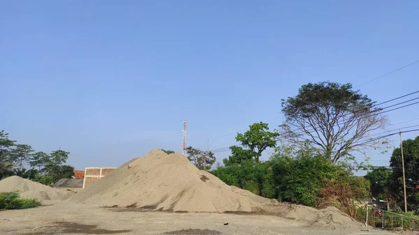 Cikancung Daki Yeni Fabrika Inşaat Alanındaki Kum Yığınının Fotoğrafı — Stok fotoğraf