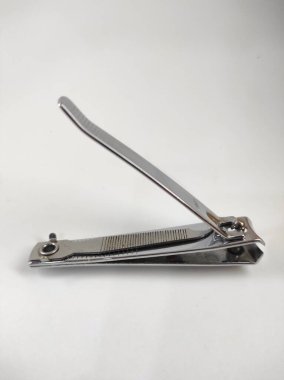 Paslanmaz tırnak makası resmi beyaz arkaplanda izole edildi