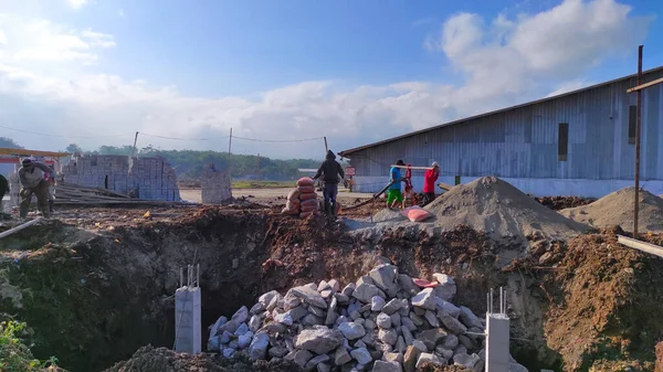 Cikancung Batı Java Endonezya Ağustos 2021 Bazı Çalışanların Sabah Çalıştıkları — Stok fotoğraf