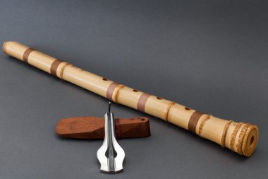Yahudi Halk ARP'gri arka plan ile Japonca raditional bambu flüt
