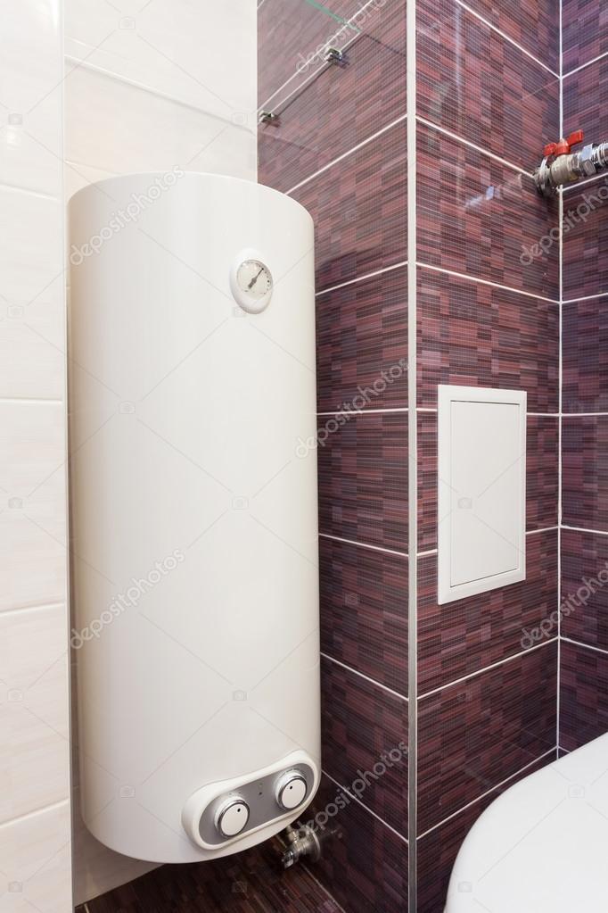 Elektrische Boiler (muur boiler) in badkamer — Stockfoto © brizmaker ... Elektrische Boiler (muur boiler) in badkamer — Stockfoto © brizmaker ...