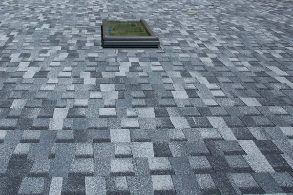 Bardeaux de toiture en asphalte Fond avec puits de lumière — Photo