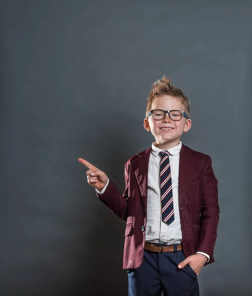 Ragazzo Della Scuola Sogna Essere Uomo Affari Bambino Cravatta Tuta — Foto Stock