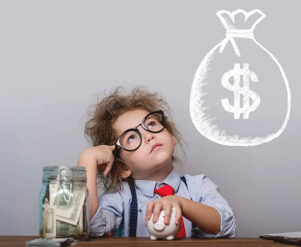 Niño Tres Años Sentado Mesa Con Dinero Una Alcancía Niño — Foto de Stock