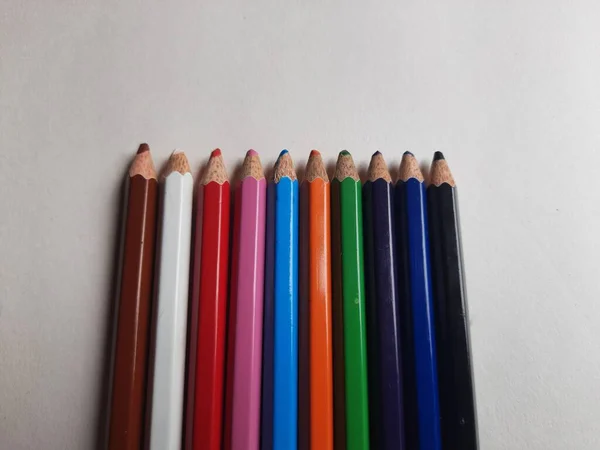 Una Imagen Conjunto Lápices Color Lápices Color Sobre Fondo Blanco — Foto de Stock