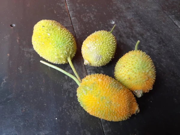 Calabazas Frescas Momordica Dioica Una Planta Con Flores Familia Las —  Fotos de Stock