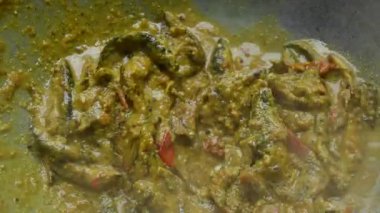 Küçük Yılankafa ya da Channa orientalis balığı. Geleneksel Asya balık köri yemeği. Hint mutfağı Bengali Balık Körisi. Asya yemeği ve yemeği. Lezzetli Hint balığı körisi. Hint yemeği..