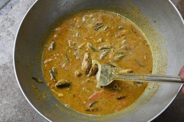 Küçük Yılankafa ya da Channa orientalis balığı. Geleneksel Asya balık köri yemeği. Hint mutfağı Bengali Balık Körisi. Asya yemeği ve yemeği. Lezzetli Hint balığı körisi. Hint yemeği..