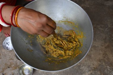 Küçük Yılankafa ya da Channa orientalis balığı. Geleneksel Asya balık köri yemeği. Hint mutfağı Bengali Balık Körisi. Asya yemeği ve yemeği. Lezzetli Hint balığı körisi. Hint yemeği..