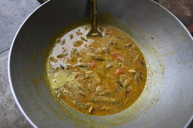 Küçük Yılankafa ya da Channa orientalis balığı. Geleneksel Asya balık köri yemeği. Hint mutfağı Bengali Balık Körisi. Asya yemeği ve yemeği. Lezzetli Hint balığı körisi. Hint yemeği..