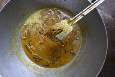 Küçük Yılankafa ya da Channa orientalis balığı. Geleneksel Asya balık köri yemeği. Hint mutfağı Bengali Balık Körisi. Asya yemeği ve yemeği. Lezzetli Hint balığı körisi. Hint yemeği..