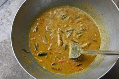 Küçük Yılankafa ya da Channa orientalis balığı. Geleneksel Asya balık köri yemeği. Hint mutfağı Bengali Balık Körisi. Asya yemeği ve yemeği. Lezzetli Hint balığı körisi. Hint yemeği..