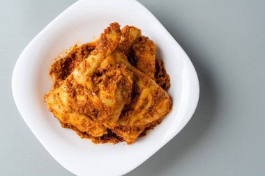 Rendang Ayam ya da Chicken Rendang, Endonezya 'nın Batı Sumatra kentinde bulunan bir Endonezya yemeğidir.. 