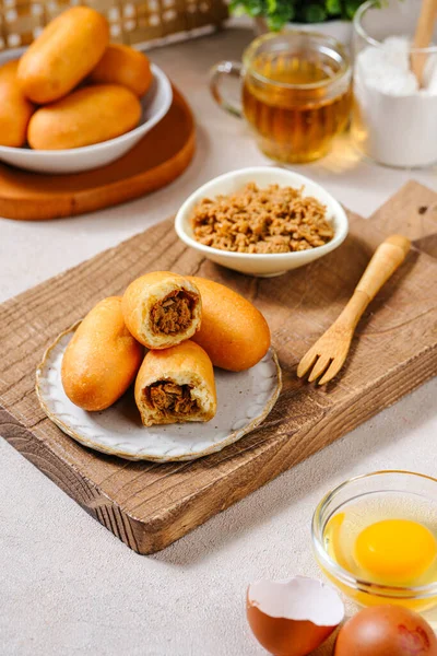 Luti Gendang, Endonezya 'da yumurta, un ve rendelenmiş balıklarla dolu özel bir adadır..