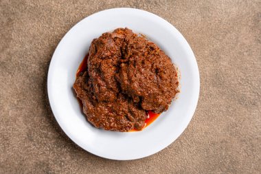 Beef Rendang, Endonezya 'nın Batı Sumatra kentindeki Minangkabau bölgesinden gelen bir Minang yemeğidir..