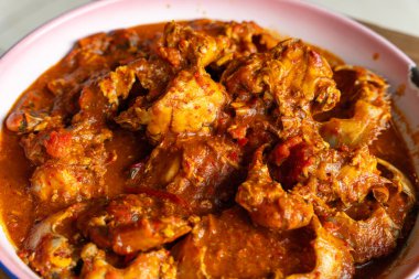 Bebek Yengeç soslu padang (Endonezya Kepiting Saus Padang). Acılı ve baharatlı Padang soslu yengeç.. 