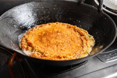 Padang Food - Kızarmış Yumurta (Endonezyaca: Telur Dadar Padang), Batı Sumatra kökenli bir yemektir.