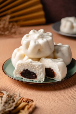 Baozi ya da Çin Buharlı Çöreği Çin mutfağında mayalanmış çöreğin bir türüdür.. 