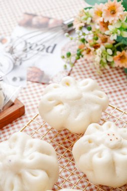 Baozi ya da Çin Buharlı Çöreği Çin mutfağında mayalanmış çöreğin bir türüdür.. 