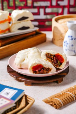 Baozi, Çin Buharlı Çöreği çeşitli Çincede mayalanmış bir çeşit çörektir. 
