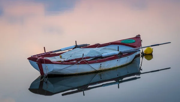 Ruderboot Schwebt Himmel — Stockfoto