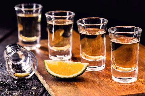 Varios Vasos Mezcal Mescal Una Bebida Alcohólica Exótica México Destilada — Foto de Stock