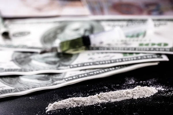 Billetes 100 Dólares Jeringa Con Polvo Blanco Heroína Cocaína Dinero —  Fotos de Stock