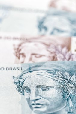 100 'lük banknotlar ve 200 reais, Brezilya' dan gelen para. Brezilya ekonomisi kavramı, ekonomik büyüme