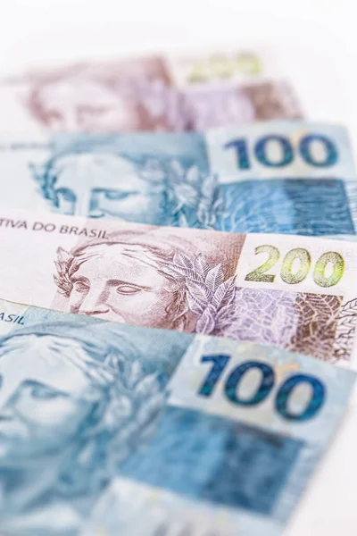 Yüz iki yüz reais banknot, Brezilya 'dan para. Brezilya ekonomisi kavramı, ekonomik büyüme