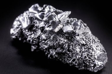 Titanyum metal alaşımı, endüstride kullanılır, süper dirençli metal.